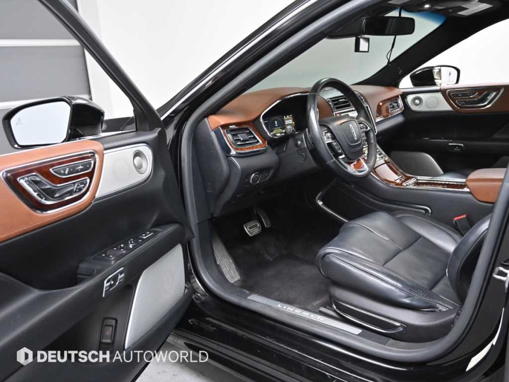 Lincoln Continental — photo 11