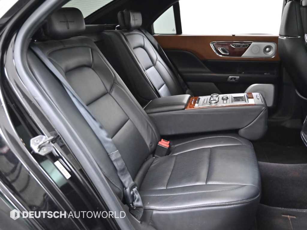 Lincoln Continental — photo 12