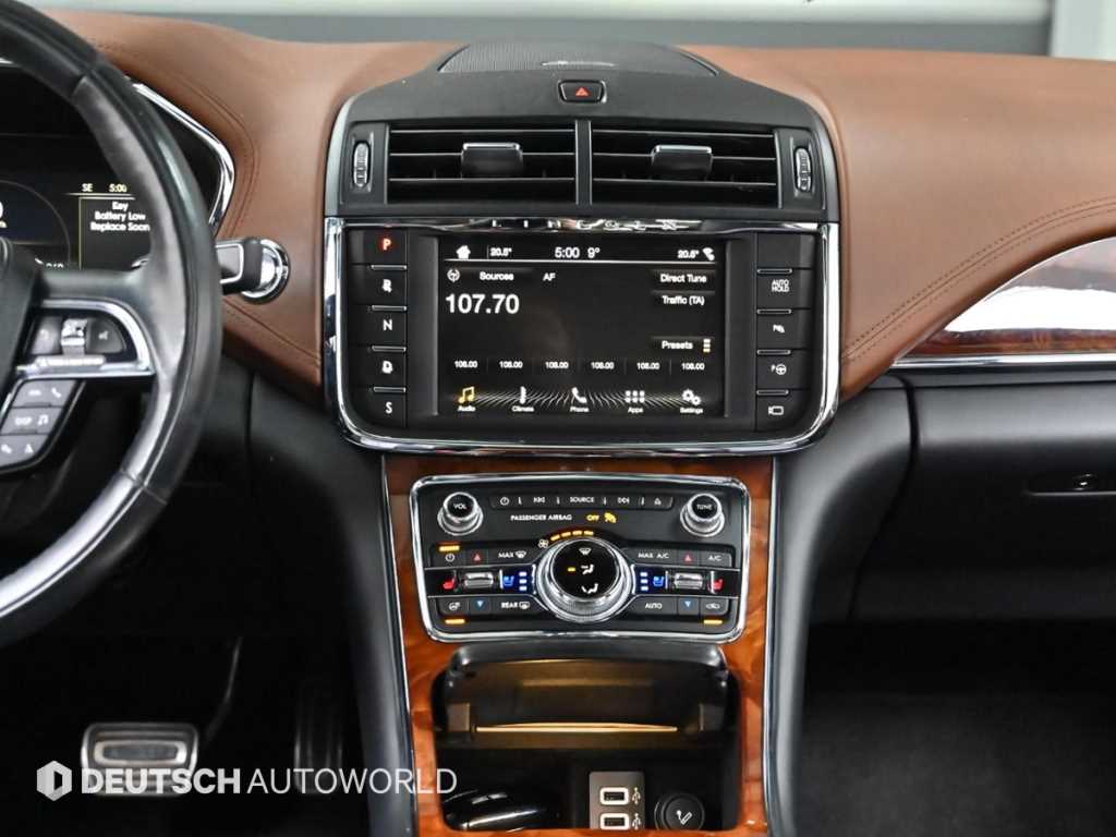Lincoln Continental — photo 14