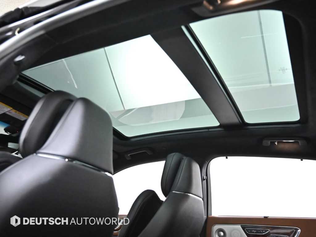 Lincoln Continental — photo 18