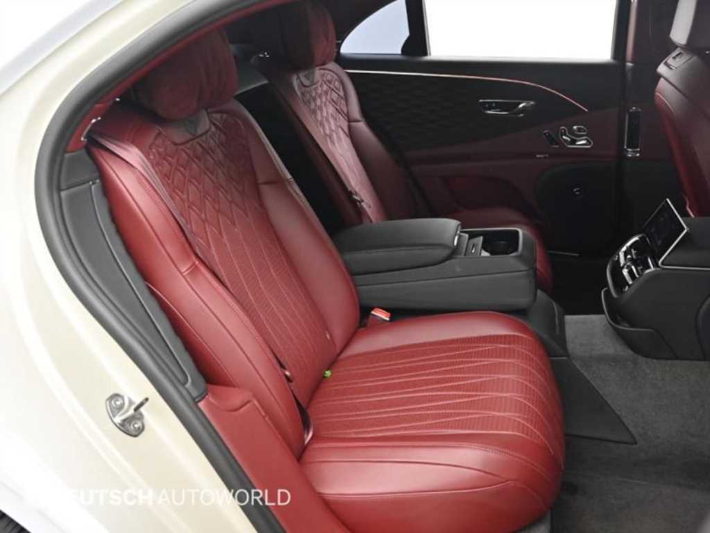 Bentley Flying Spur — photo 12