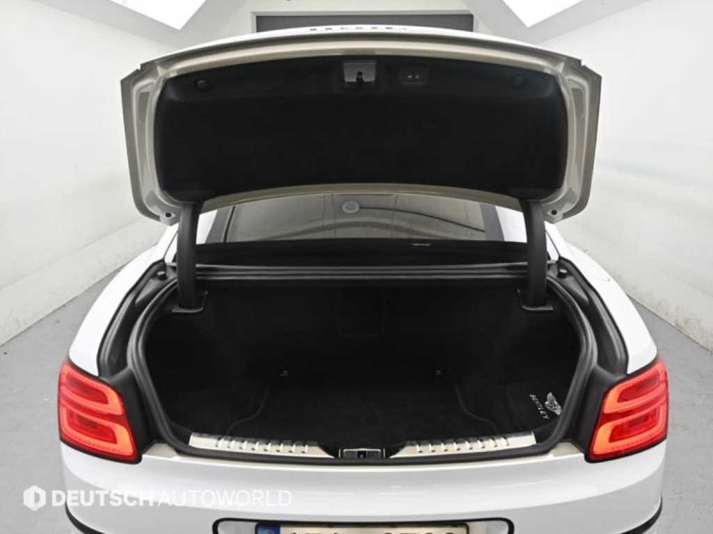 Bentley Flying Spur — photo 19