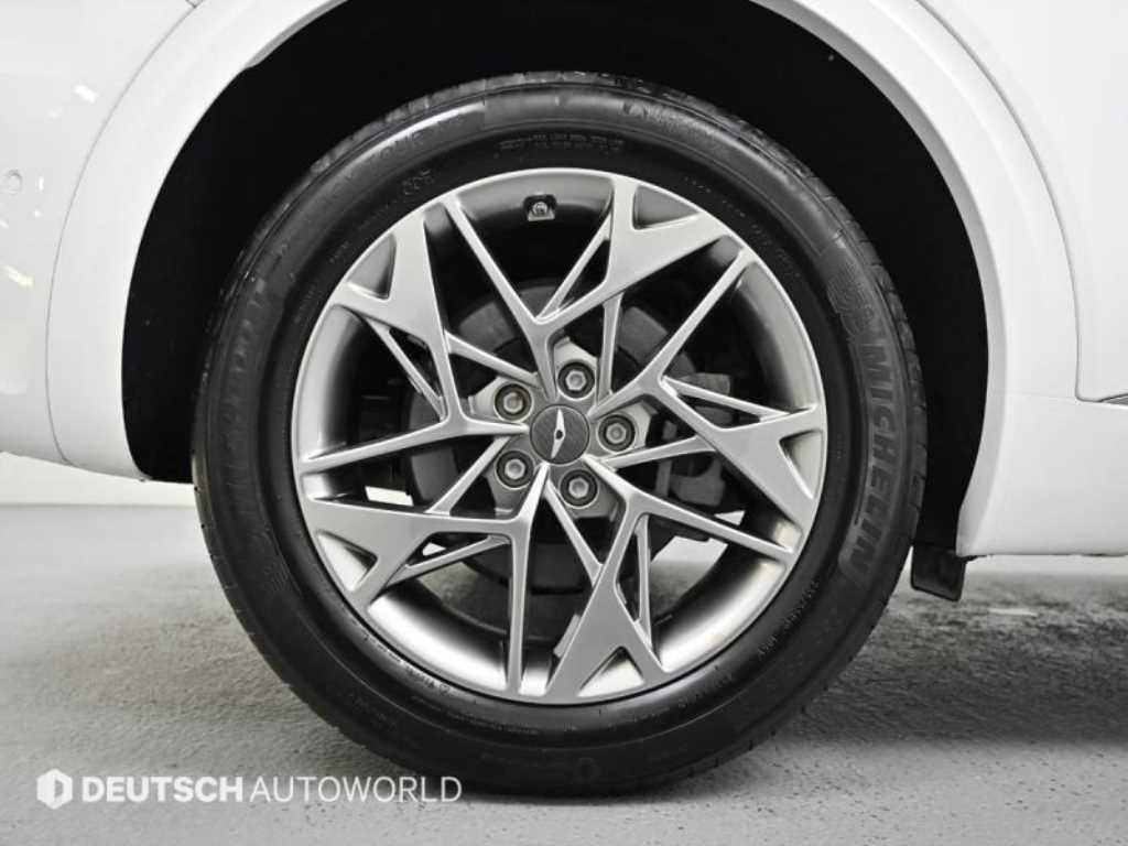 Genesis GV70 — photo 05