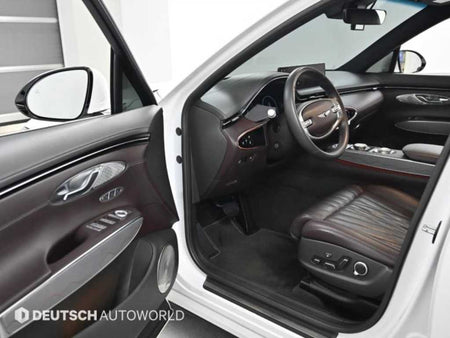 Genesis GV70 — photo 11
