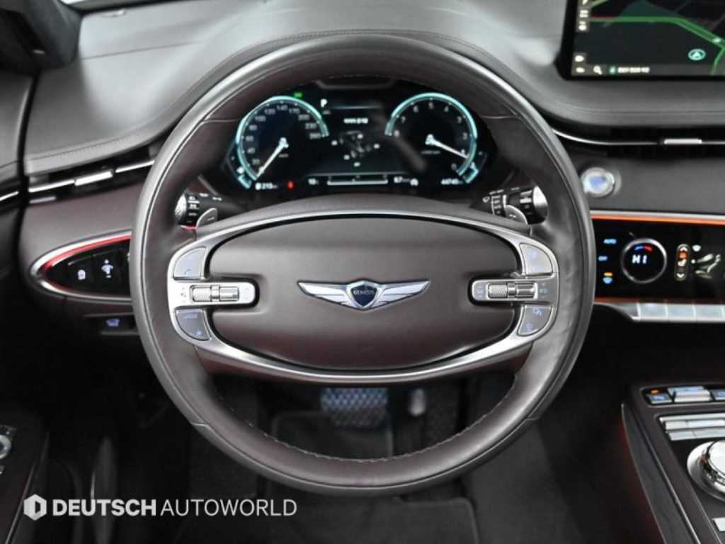 Genesis GV70 — photo 13