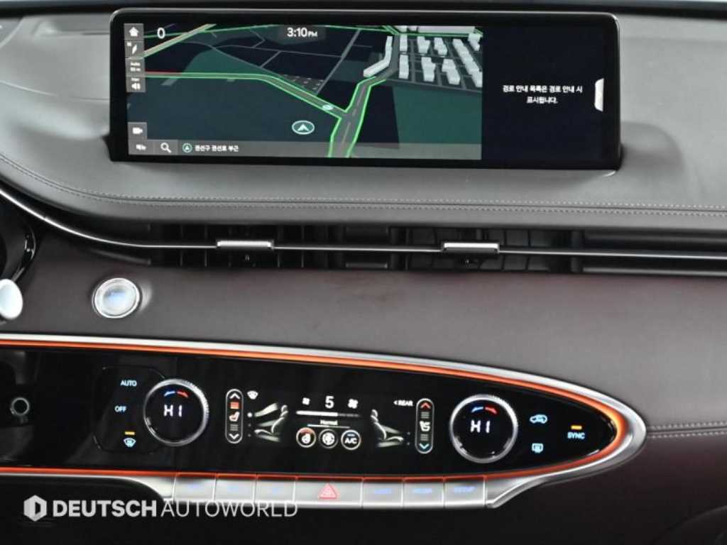 Genesis GV70 — photo 14