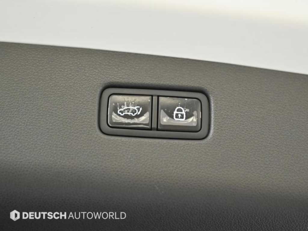 Genesis GV70 — photo 20
