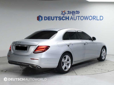 Mercedes-Benz E-Class — photo 02