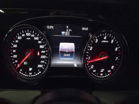 Mercedes-Benz E-Class — photo 08