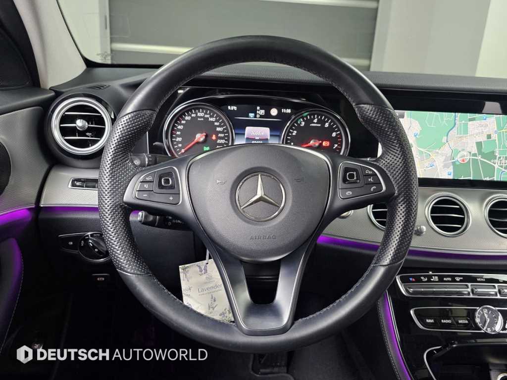 Mercedes-Benz E-Class — photo 13