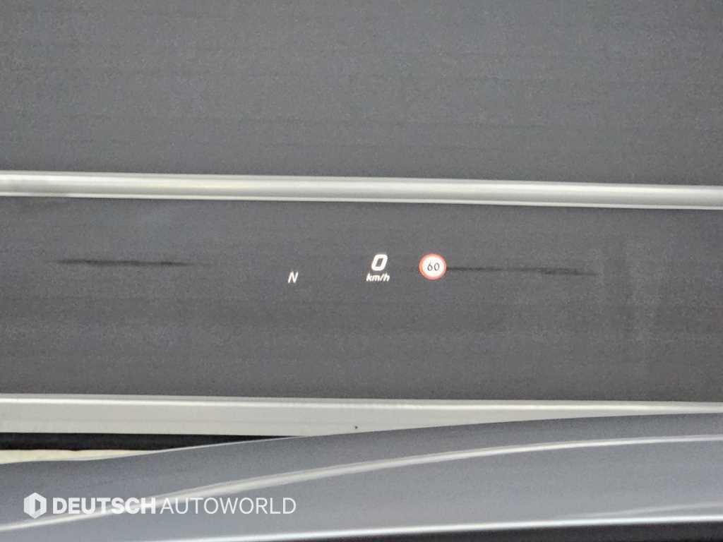 Mercedes-Benz E-Class — photo 18