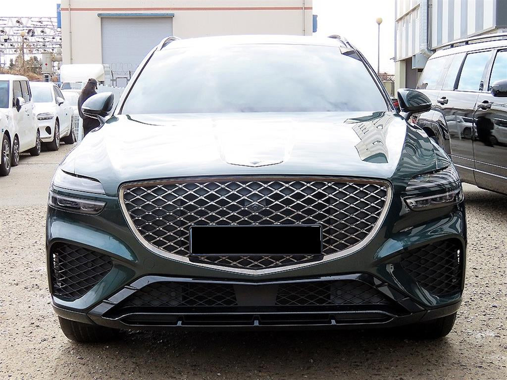 Genesis GV70 — photo 01