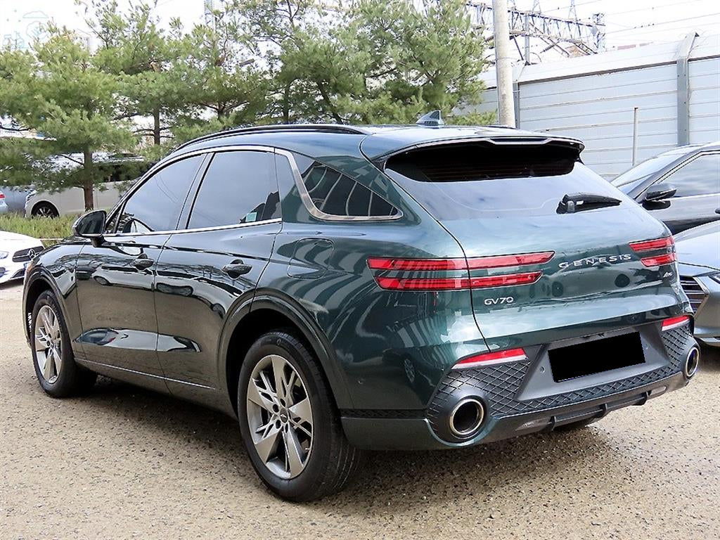 Genesis GV70 — photo 03