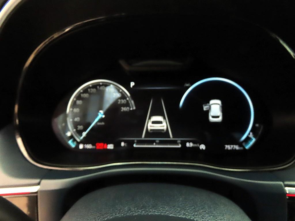 Genesis GV70 — photo 09