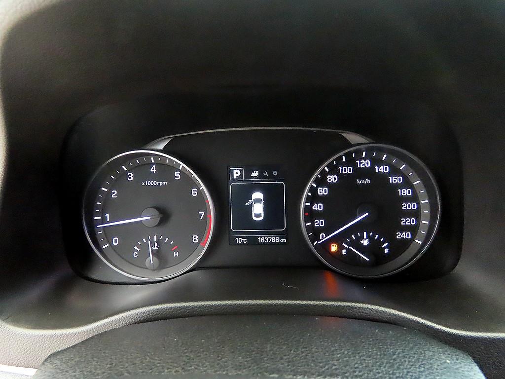 Hyundai AVANTE — photo 09