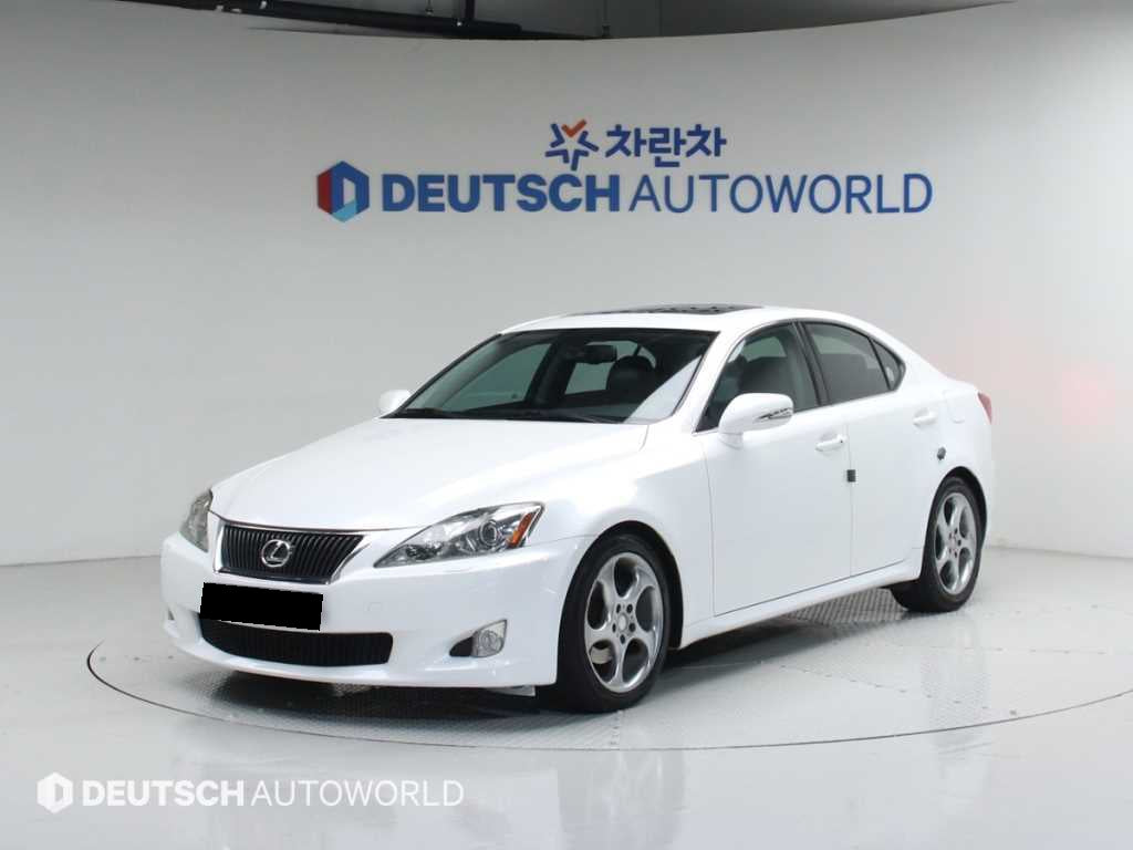Lexus IS — photo 01
