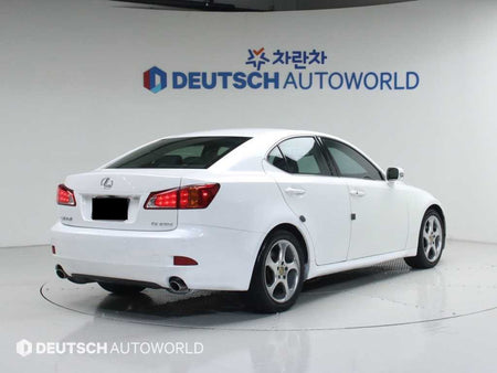 Lexus IS — photo 02