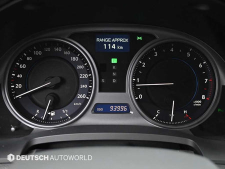 Lexus IS — photo 08