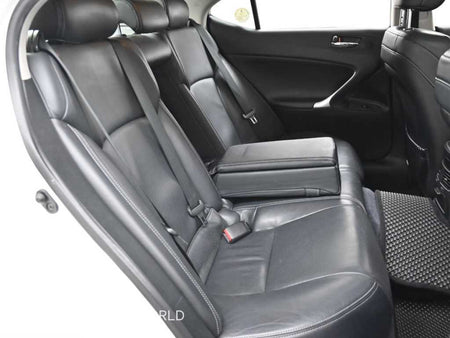 Lexus IS — photo 12