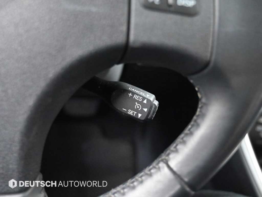 Lexus IS — photo 17