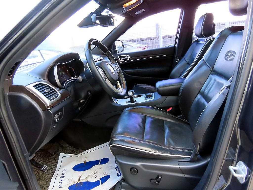 Jeep Cherokee — photo 05