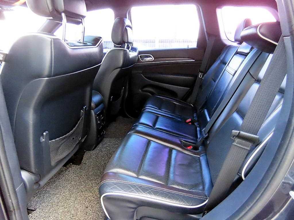 Jeep Cherokee — photo 06