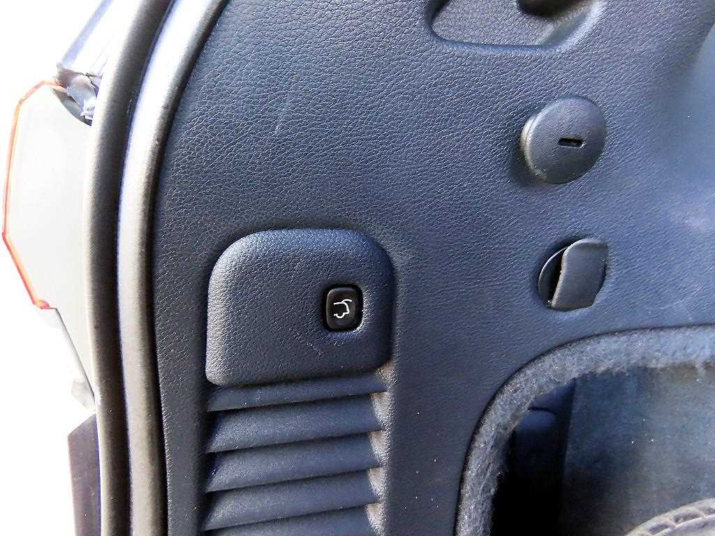 Jeep Cherokee — photo 17