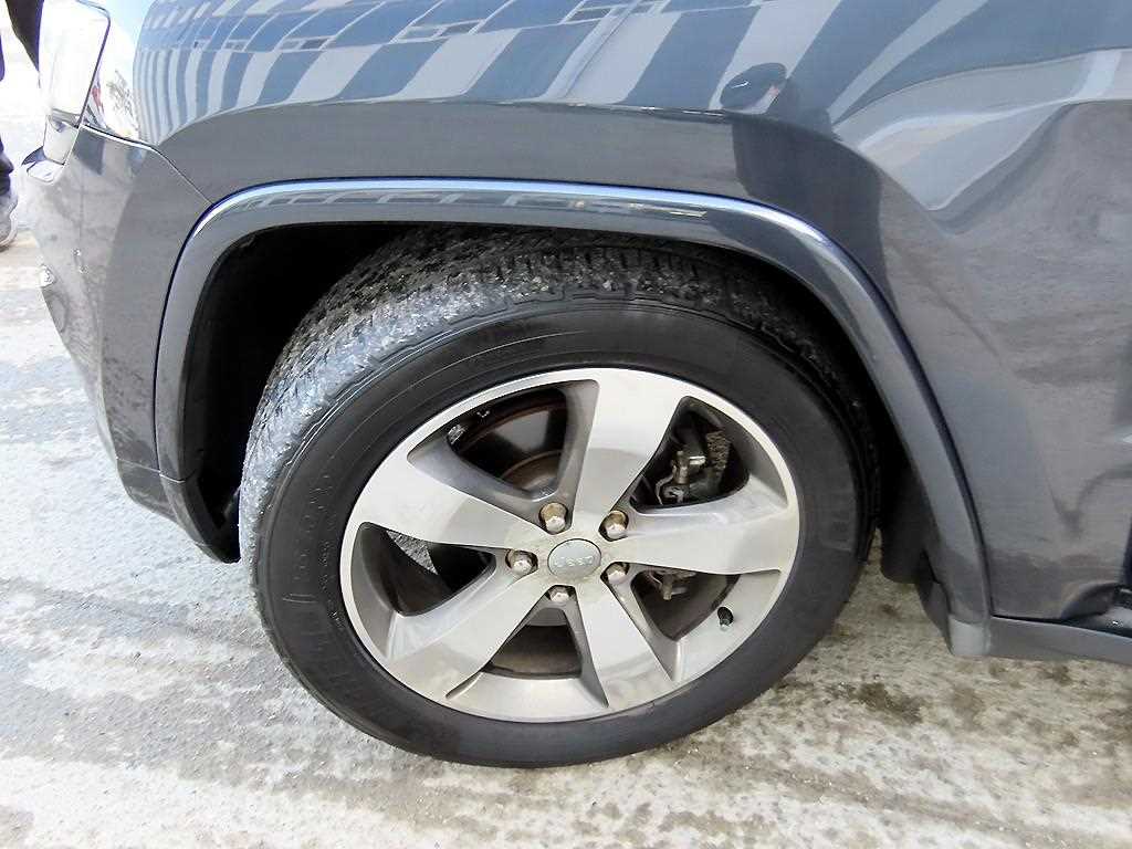 Jeep Cherokee — photo 20