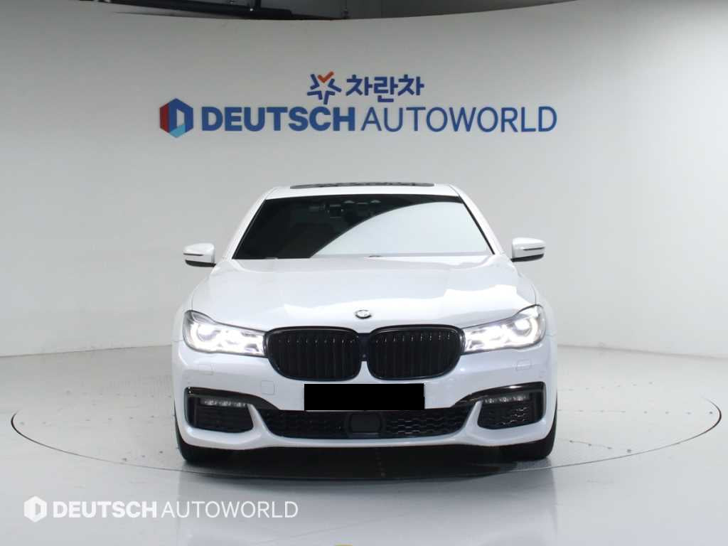 BMW 7-Series — photo 03