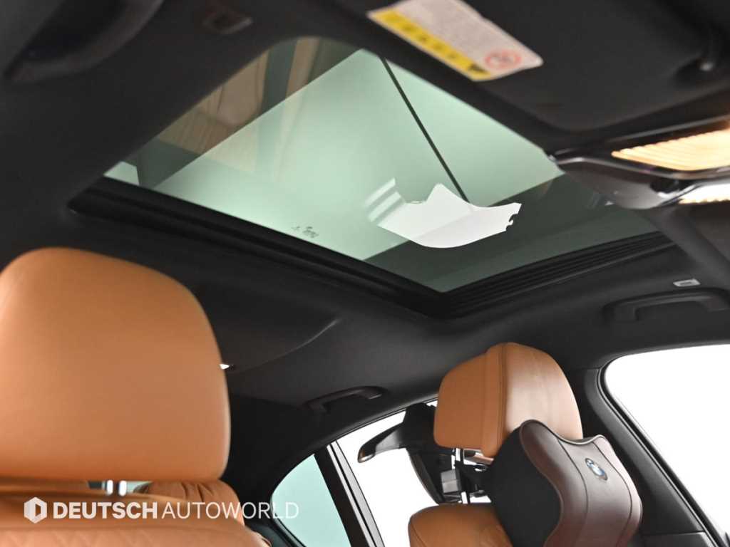 BMW 7-Series — photo 18