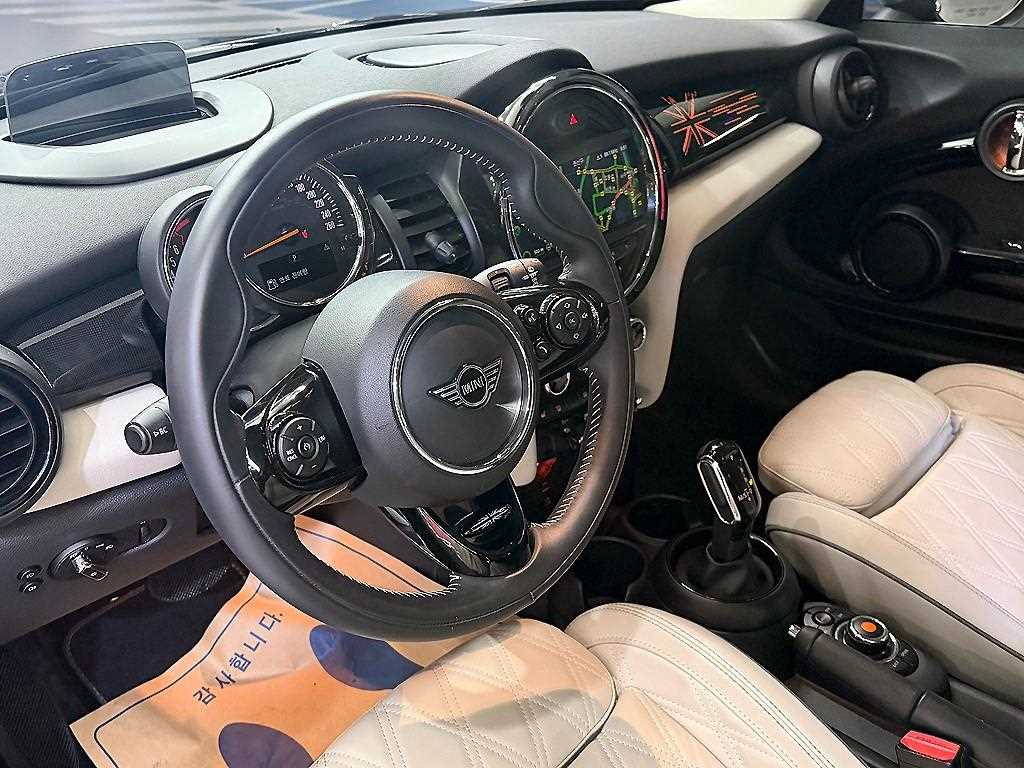 Mini Cooper — photo 09