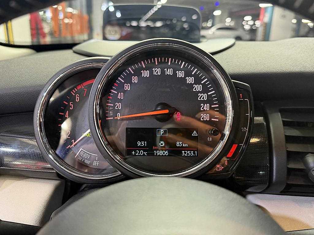 Mini Cooper — photo 10