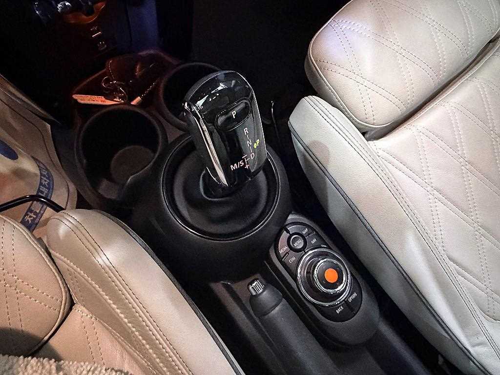 Mini Cooper — photo 12