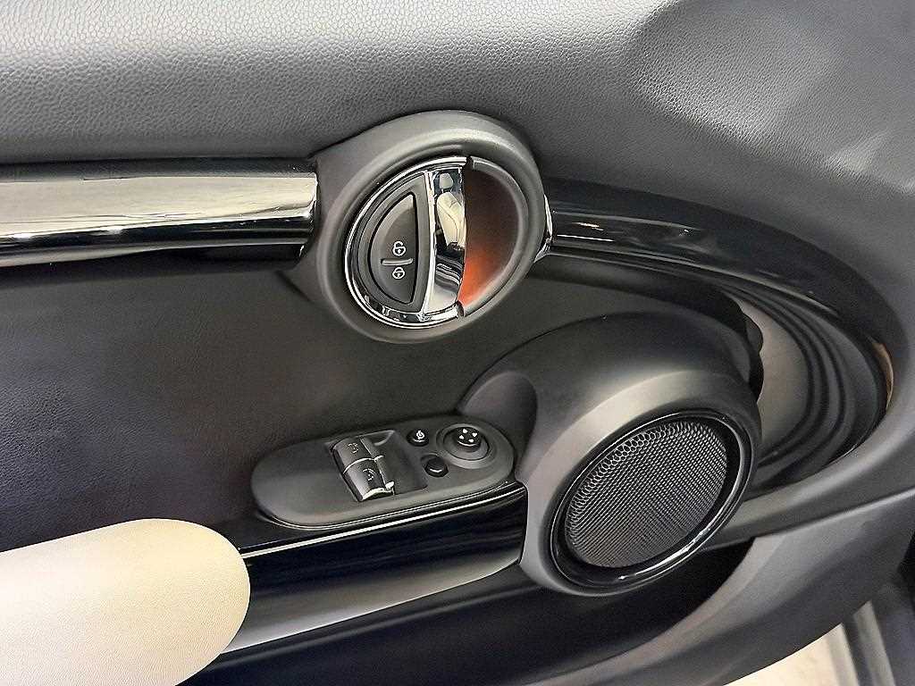 Mini Cooper — photo 13