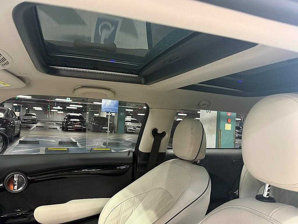 Mini Cooper — photo 14