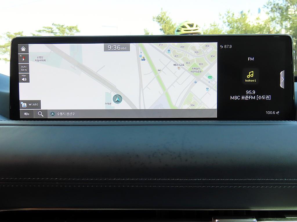 Genesis GV80 — photo 14