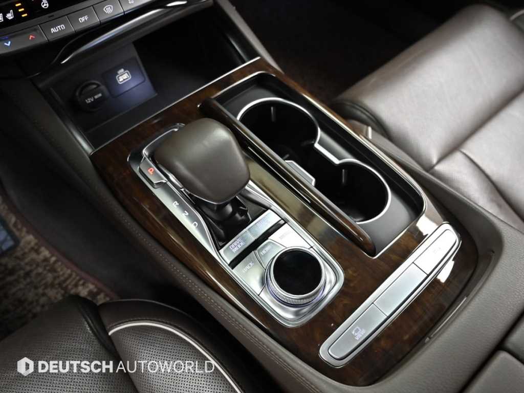 Kia K9 — photo 09