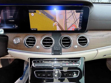 Mercedes-Benz E-Class — photo 15