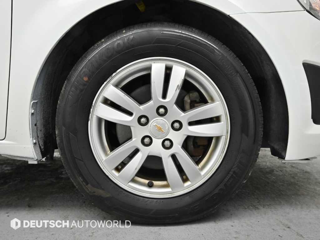 CHEVROLET Aveo — photo 05