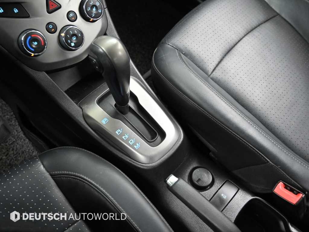 CHEVROLET Aveo — photo 09