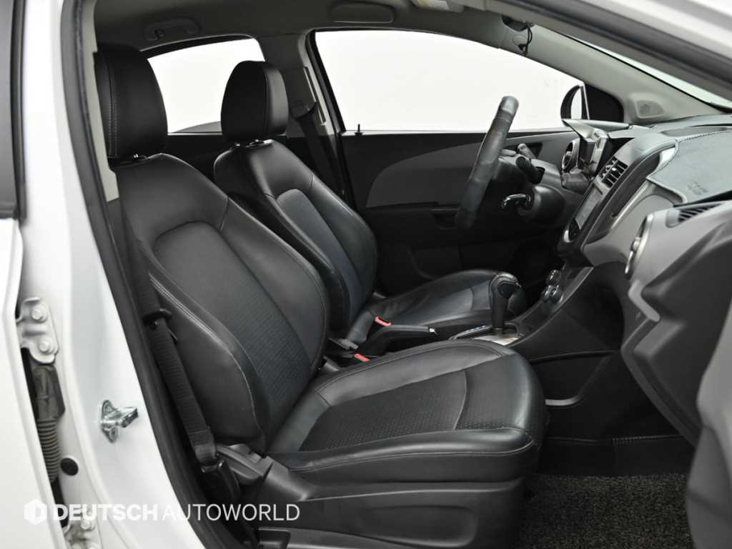 CHEVROLET Aveo — photo 10