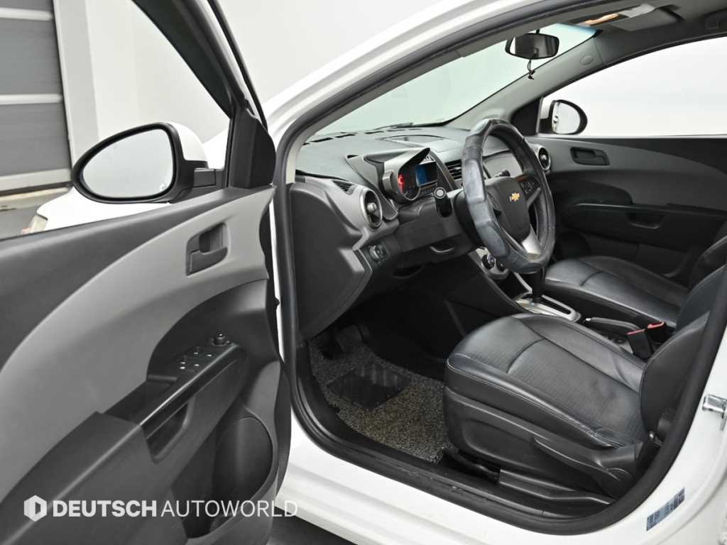 CHEVROLET Aveo — photo 11