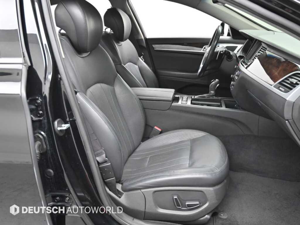 Hyundai Genesis — photo 10