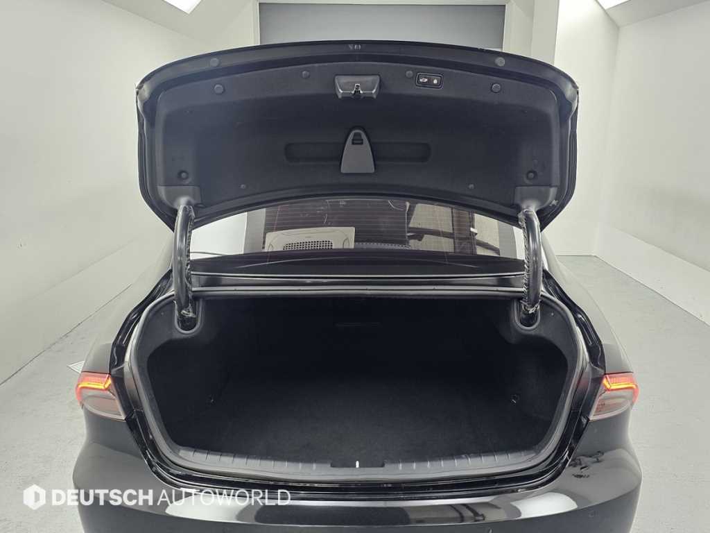 Hyundai Grandeur — photo 18