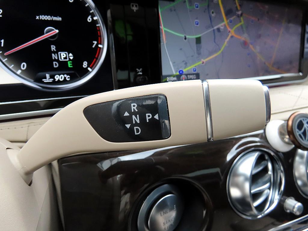 Mercedes-Benz S-Class — photo 10