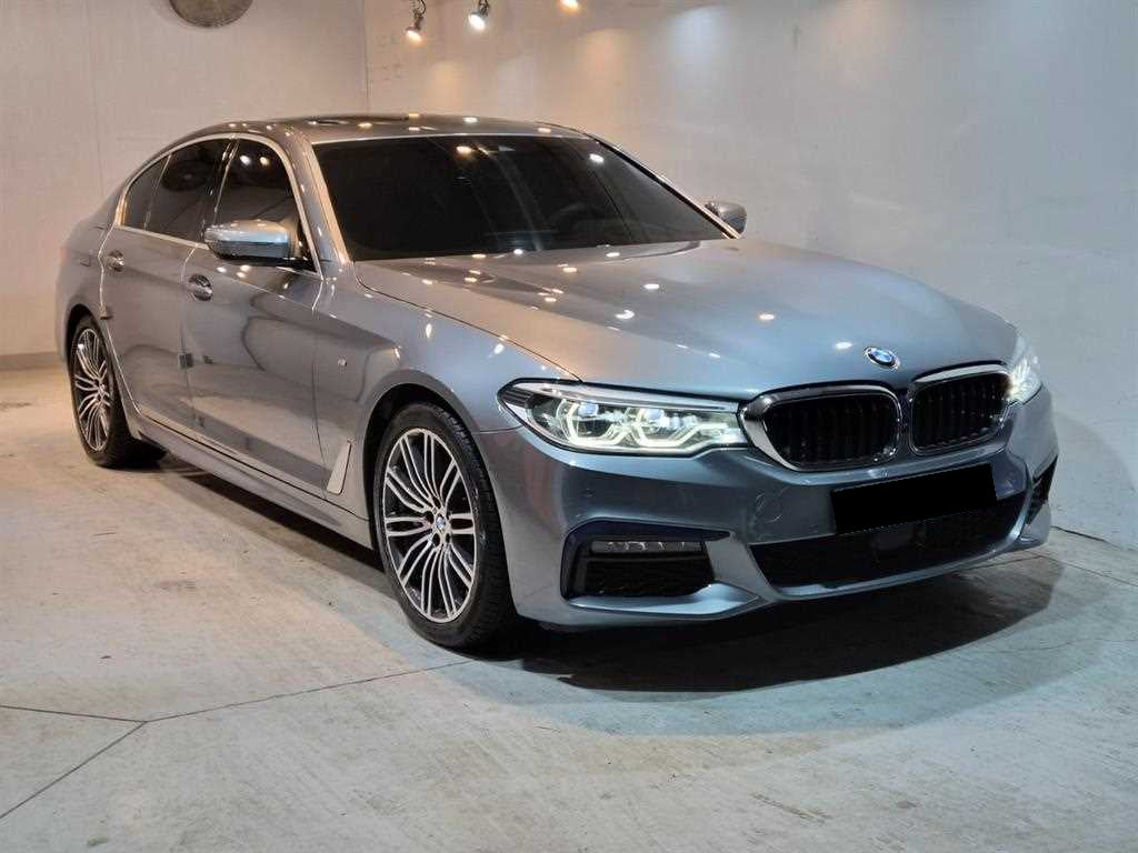 BMW 5-Series — photo 02