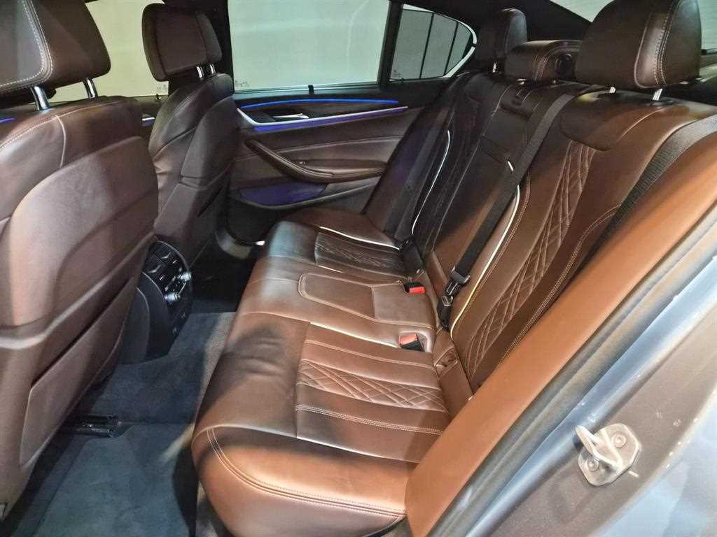 BMW 5-Series — photo 06
