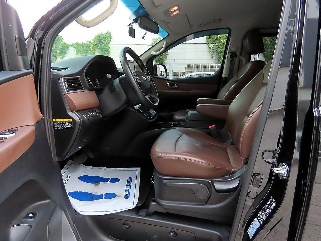 Hyundai Starex — photo 05