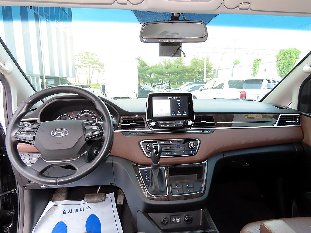 Hyundai Starex — photo 08