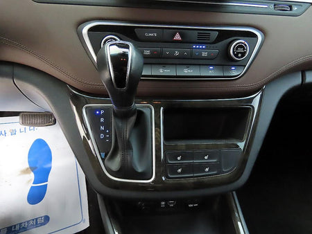 Hyundai Starex — photo 11